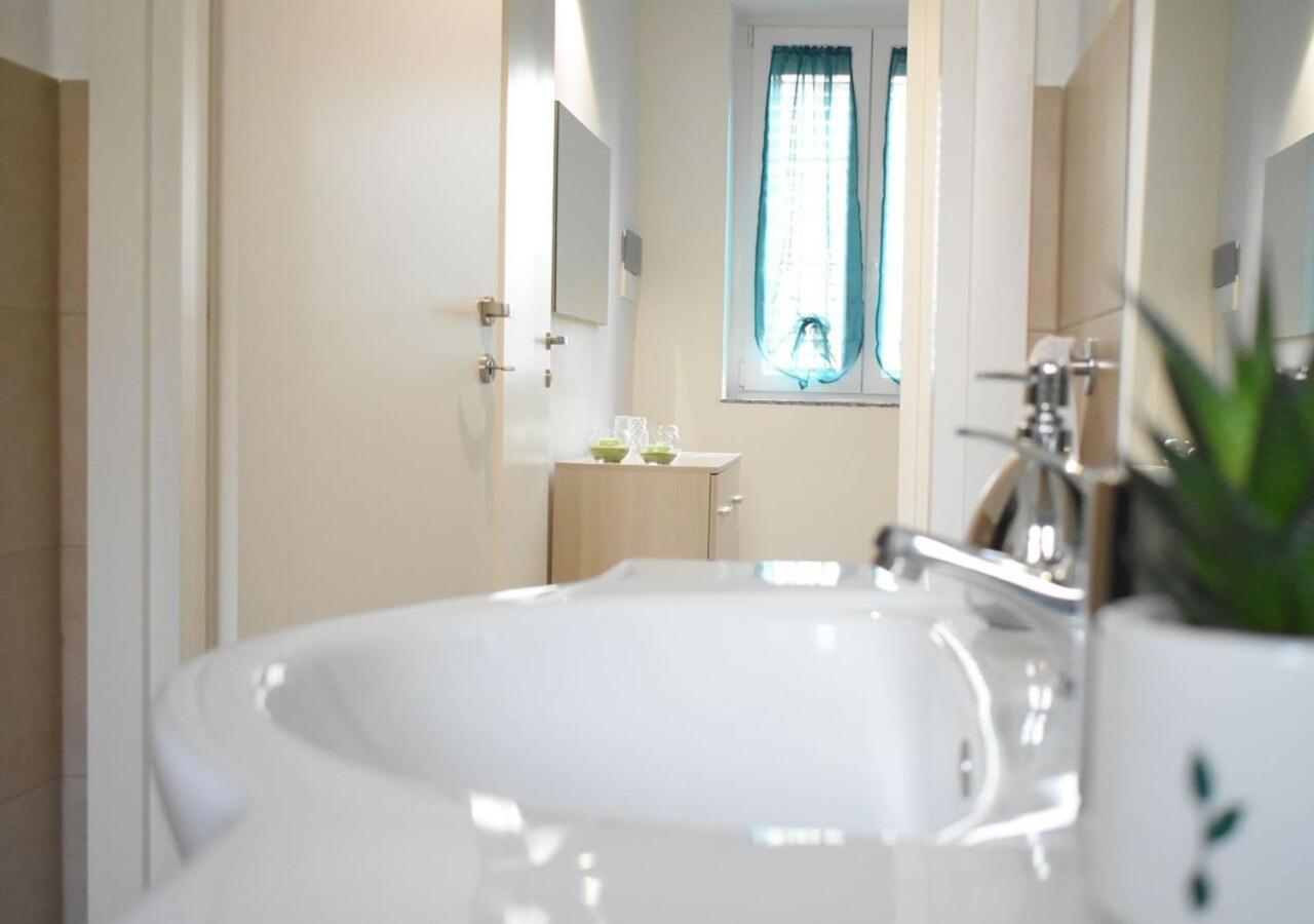 Casa Peschiera-Linate-Milano Apartment Peschiera Borromeo Bagian luar foto